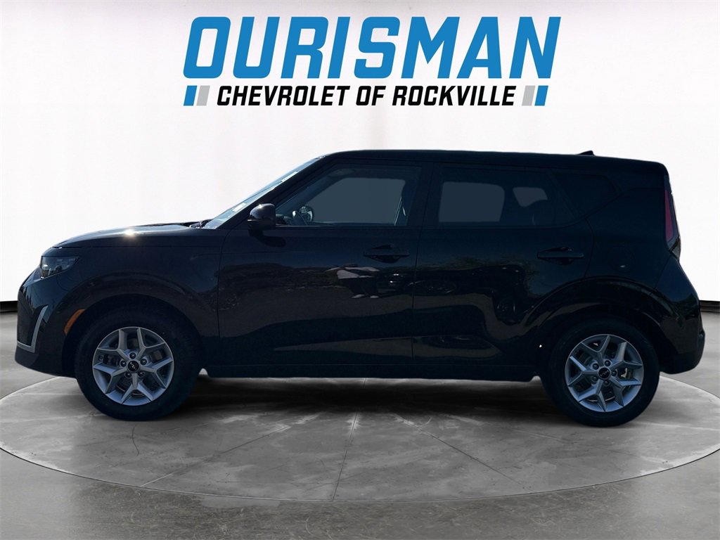 2023 Kia Soul S photo 2