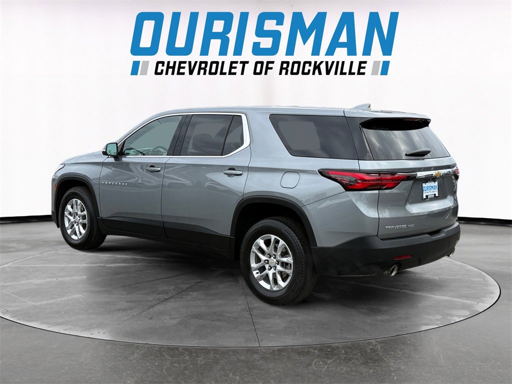 2023 Chevrolet Traverse LS photo 3