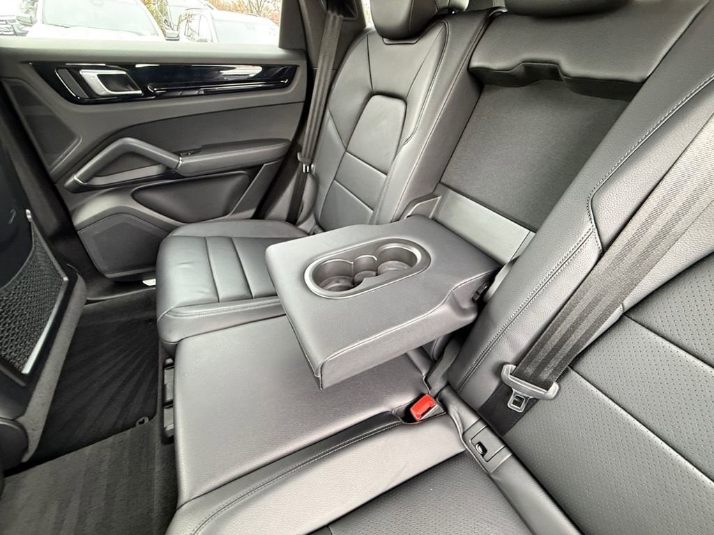 2022 Porsche Cayenne Base - Photo 25