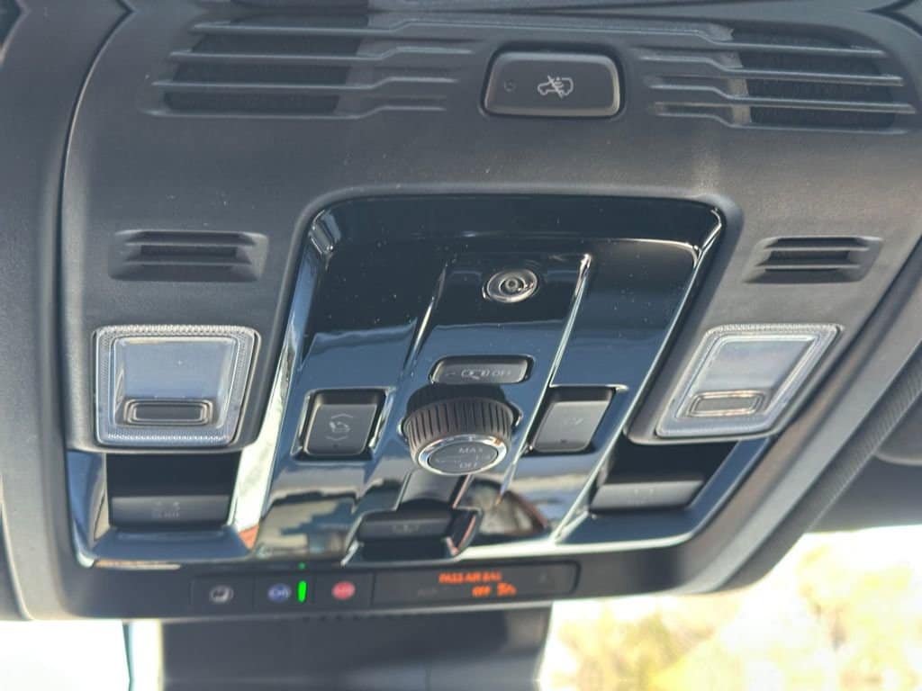 2026 Chevrolet Suburban Premier - Photo 21