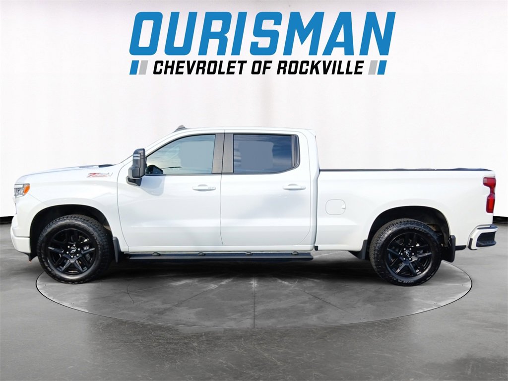 2023 Chevrolet Silverado 1500 RST photo 3