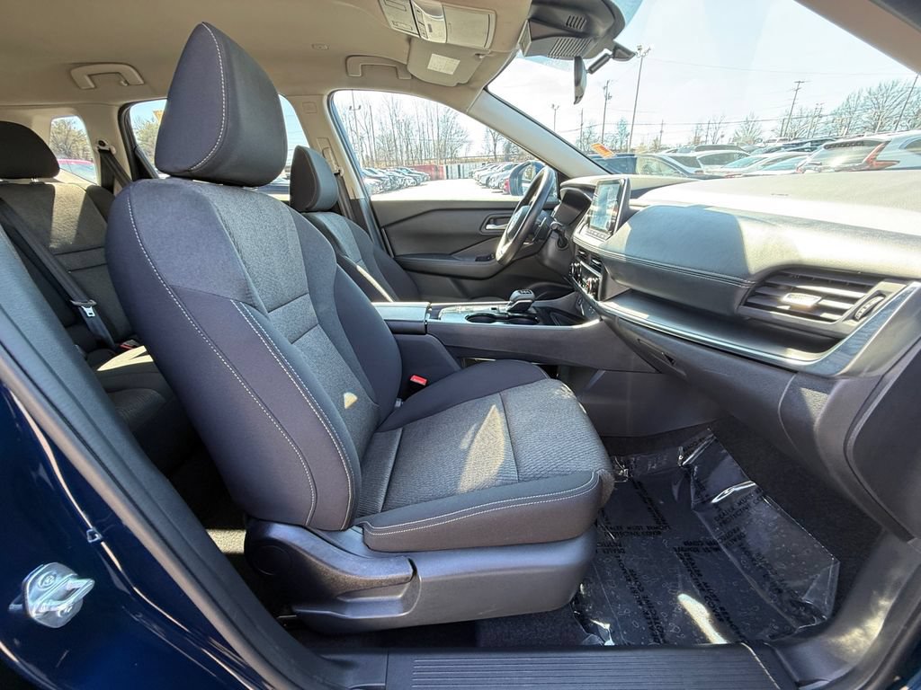 2024 Nissan Rogue SV - Photo 23