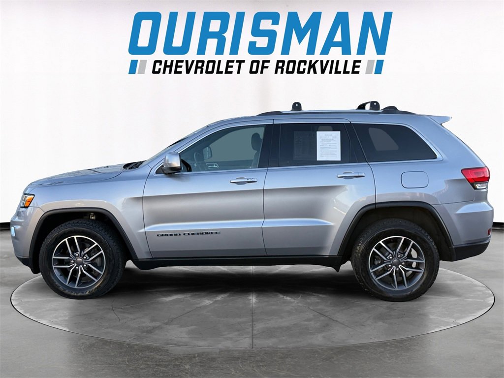 2019 Jeep Grand Cherokee Laredo E photo 2