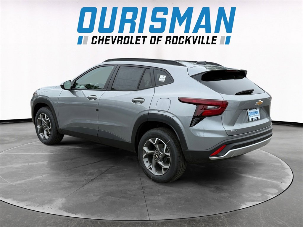 2026 Chevrolet Trax LT photo 4