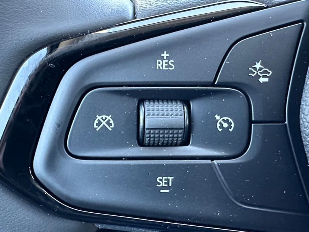 2027 Chevrolet Bolt LT - Photo 21