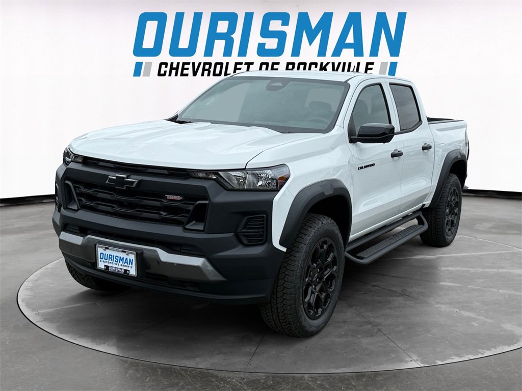 2026 Chevrolet Colorado Trail Boss photo 2