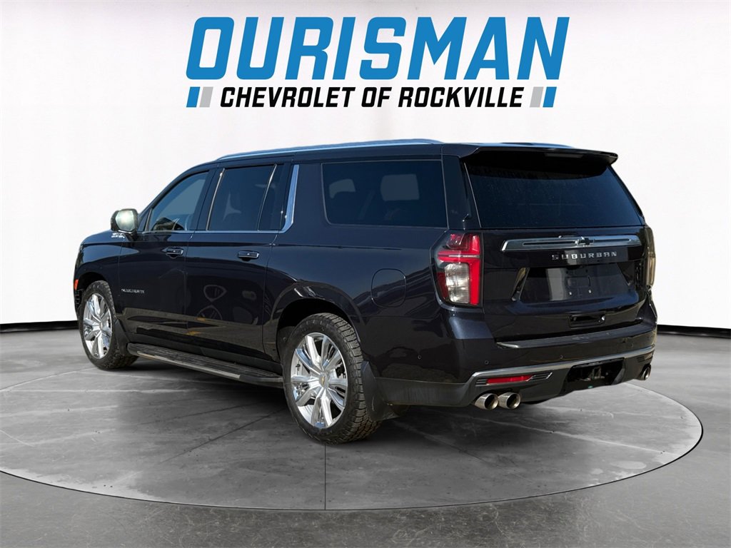 2023 Chevrolet Suburban High Country photo 3