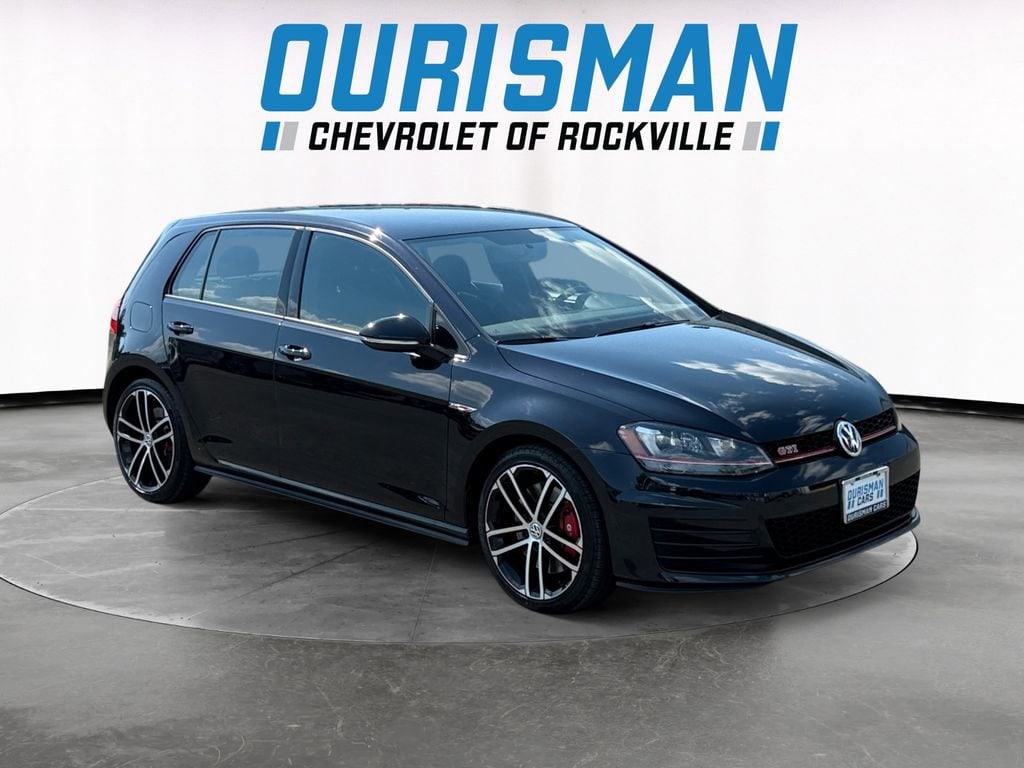 2017 Volkswagen Golf GTI 2.0T Sport 4-door's photo