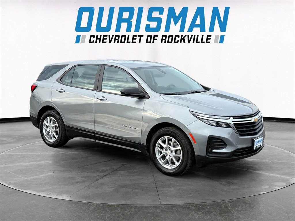 2023 Chevrolet Equinox LS's photo