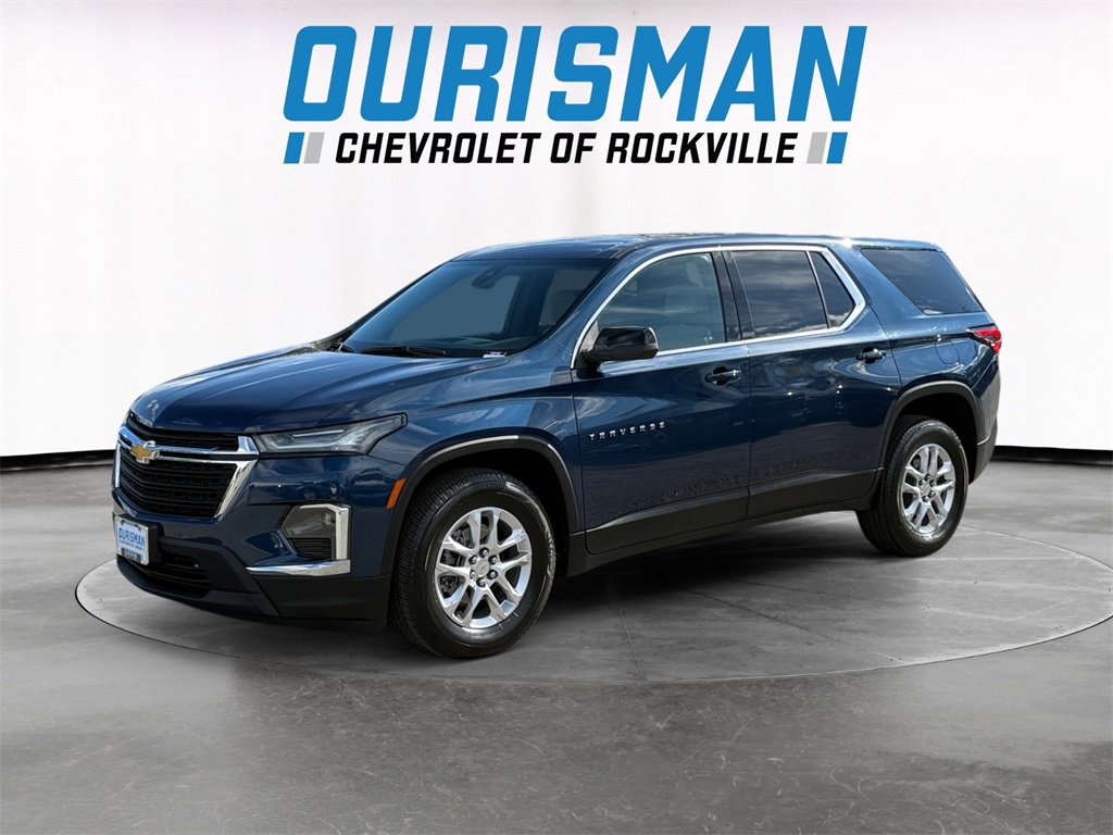 2023 Chevrolet Traverse LS photo 2