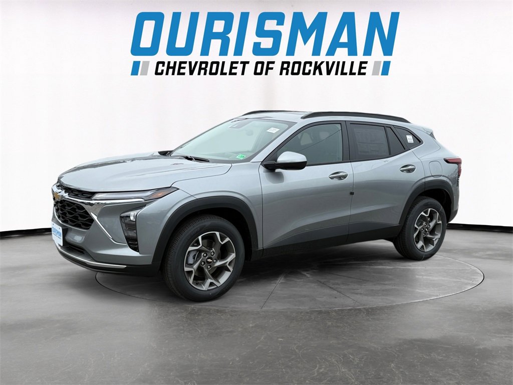 2026 Chevrolet Trax LT photo 2