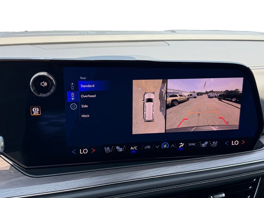 2026 Chevrolet Suburban Premier - Photo 15