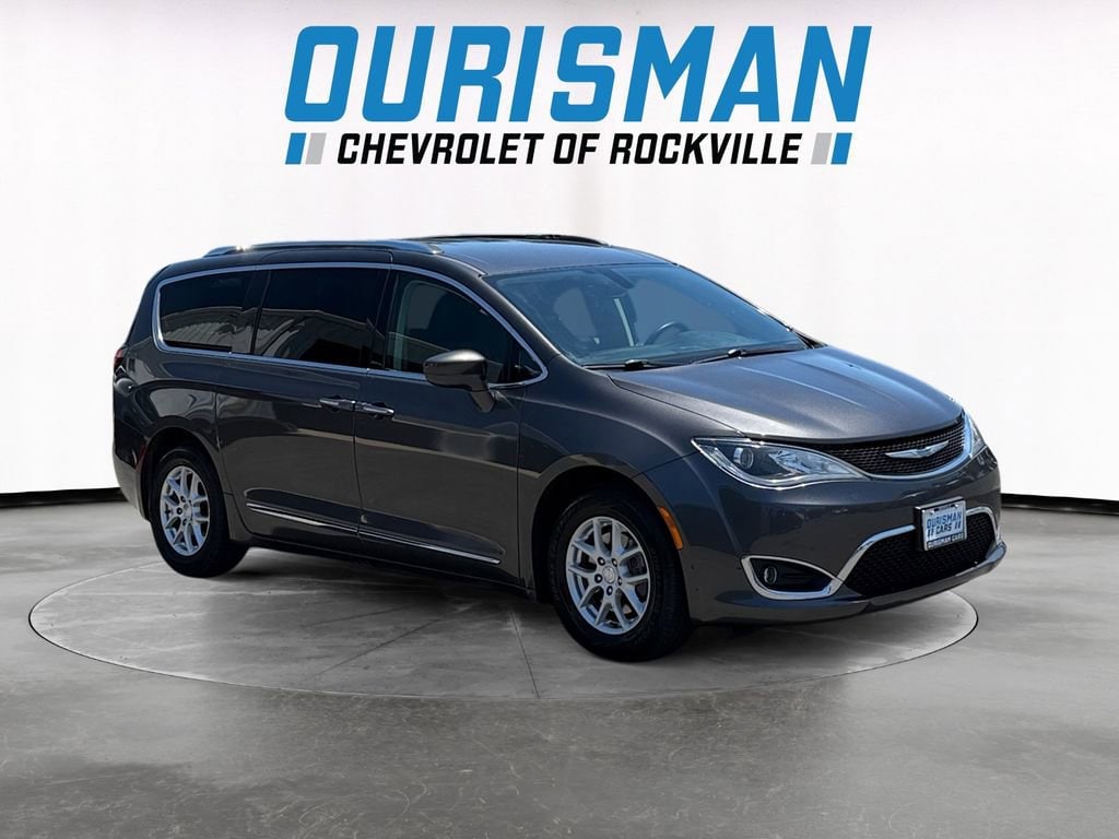 2020 Chrysler Pacifica Touring L's photo
