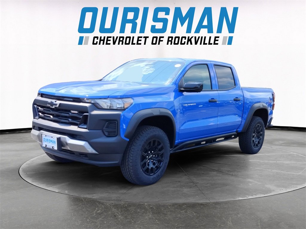 2026 Chevrolet Colorado Trail Boss photo 2