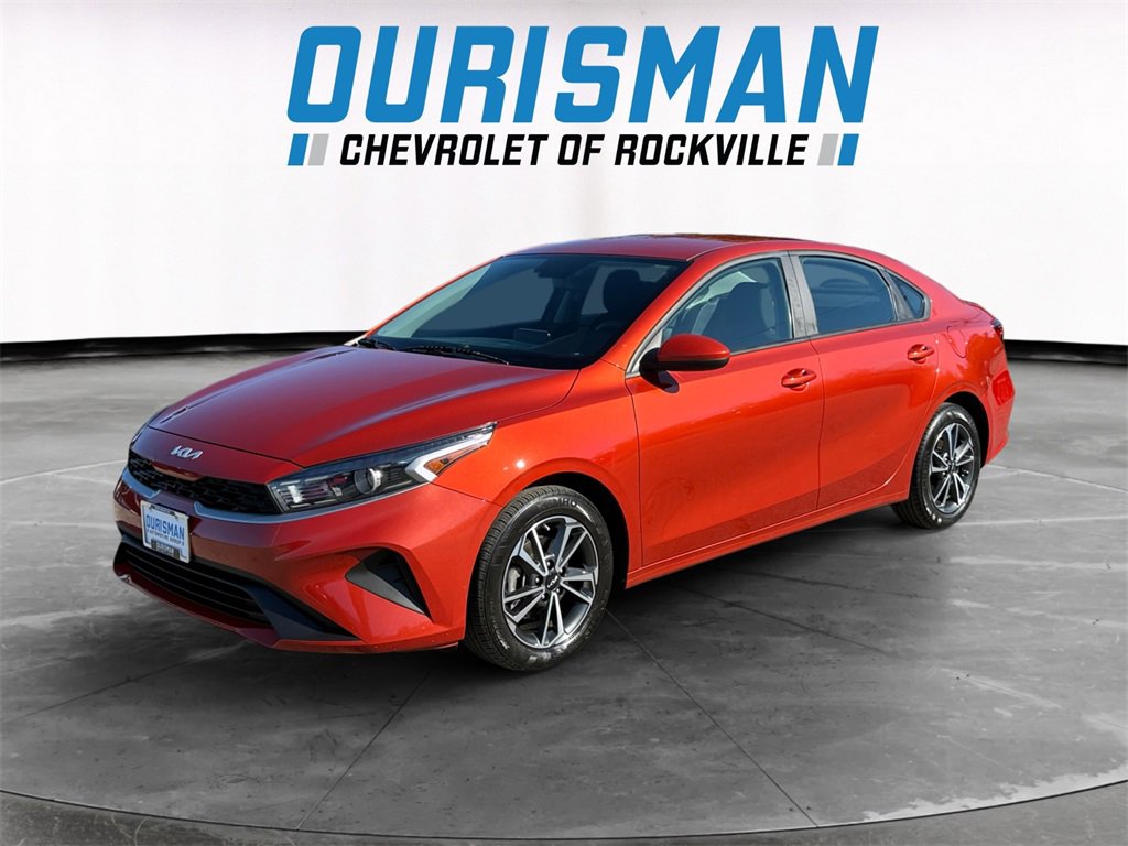 2023 Kia Forte LXS photo 2