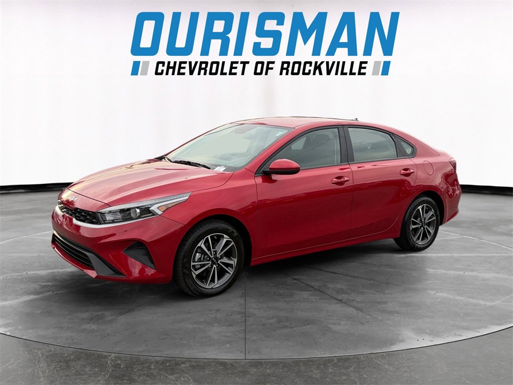 2024 Kia Forte LXS photo 2