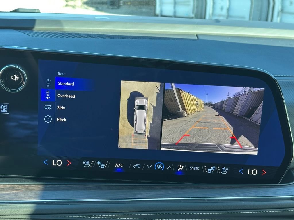 2026 Chevrolet Suburban Premier - Photo 17