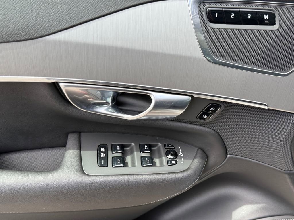 2025 Volvo XC90 Core - Photo 11