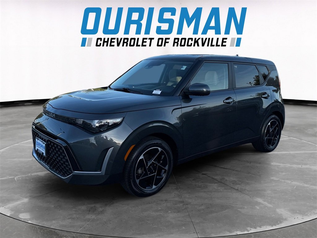 2023 Kia Soul EX photo 2