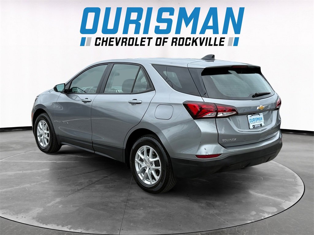 2024 Chevrolet Equinox LS photo 4