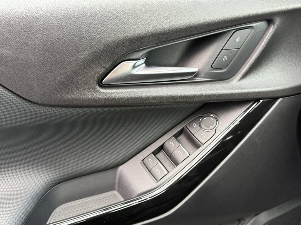 2027 Chevrolet Equinox RS - Photo 11