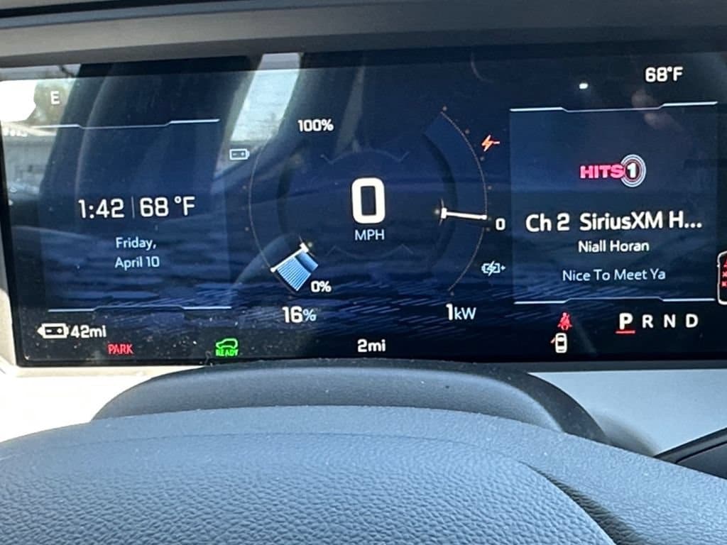 2027 Chevrolet Bolt LT - Photo 13