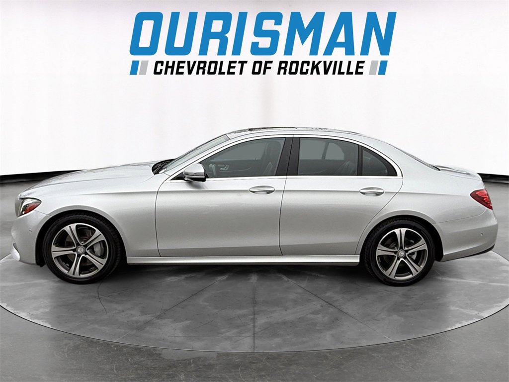 2017 Mercedes Benz E 300 photo 3