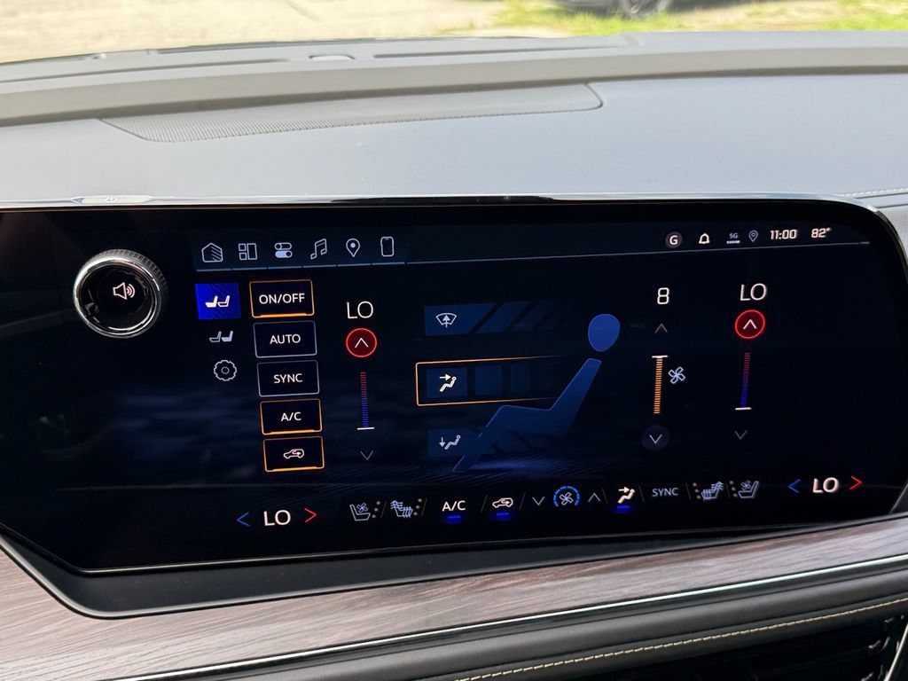 2026 Chevrolet Suburban Premier - Photo 17