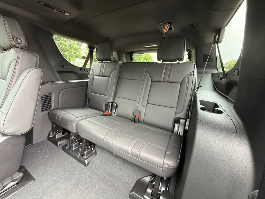 2026 Chevrolet Suburban RST - Photo 25
