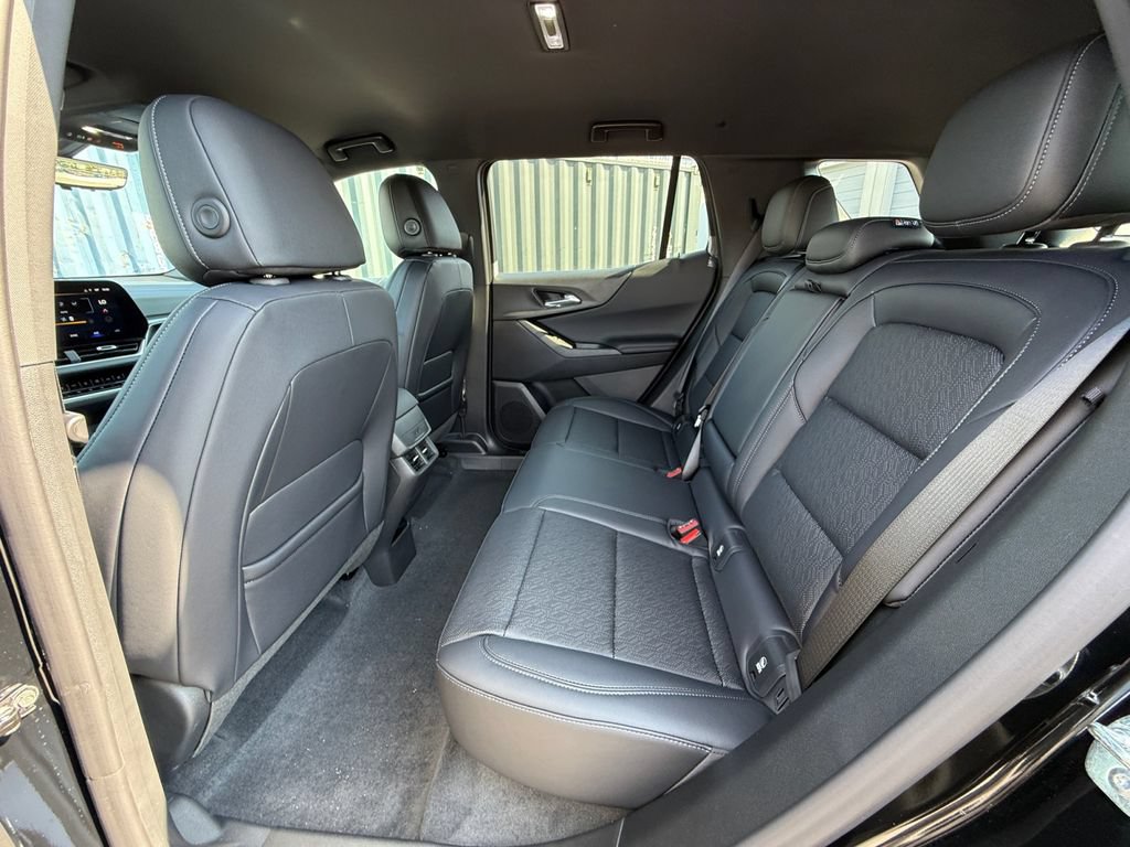 2027 Chevrolet Equinox LT - Photo 23