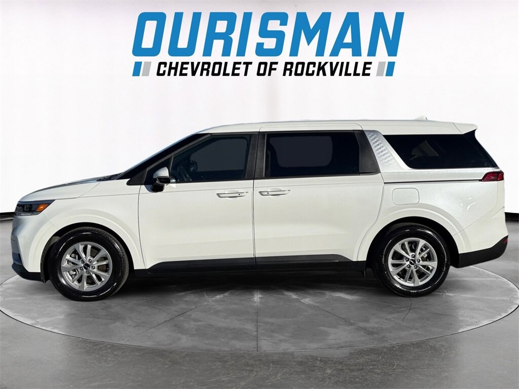 Used 2024 Kia Carnival LX