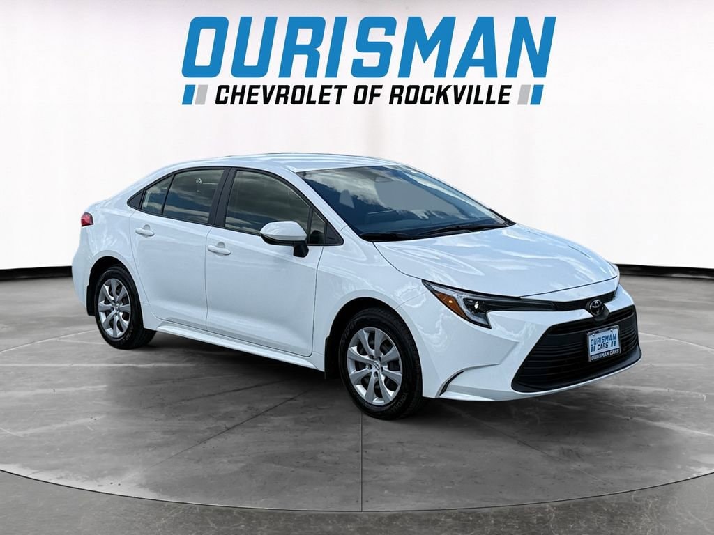 2026 Toyota Corolla LE Hybrid CVT's photo