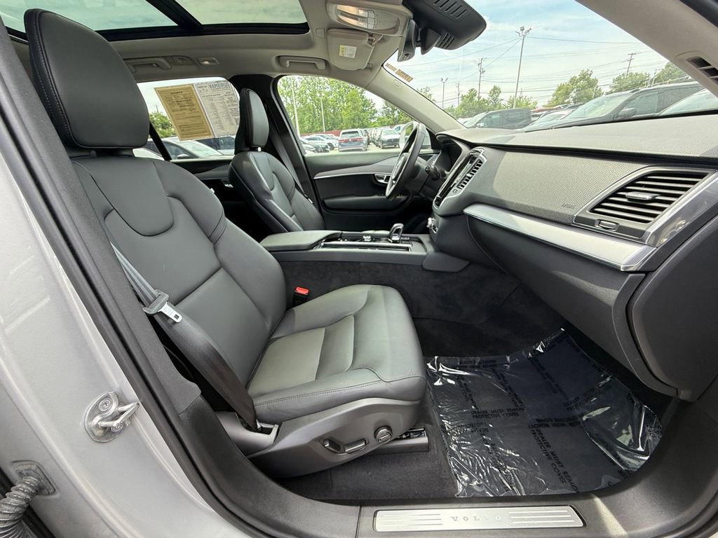2025 Volvo XC90 Core - Photo 24