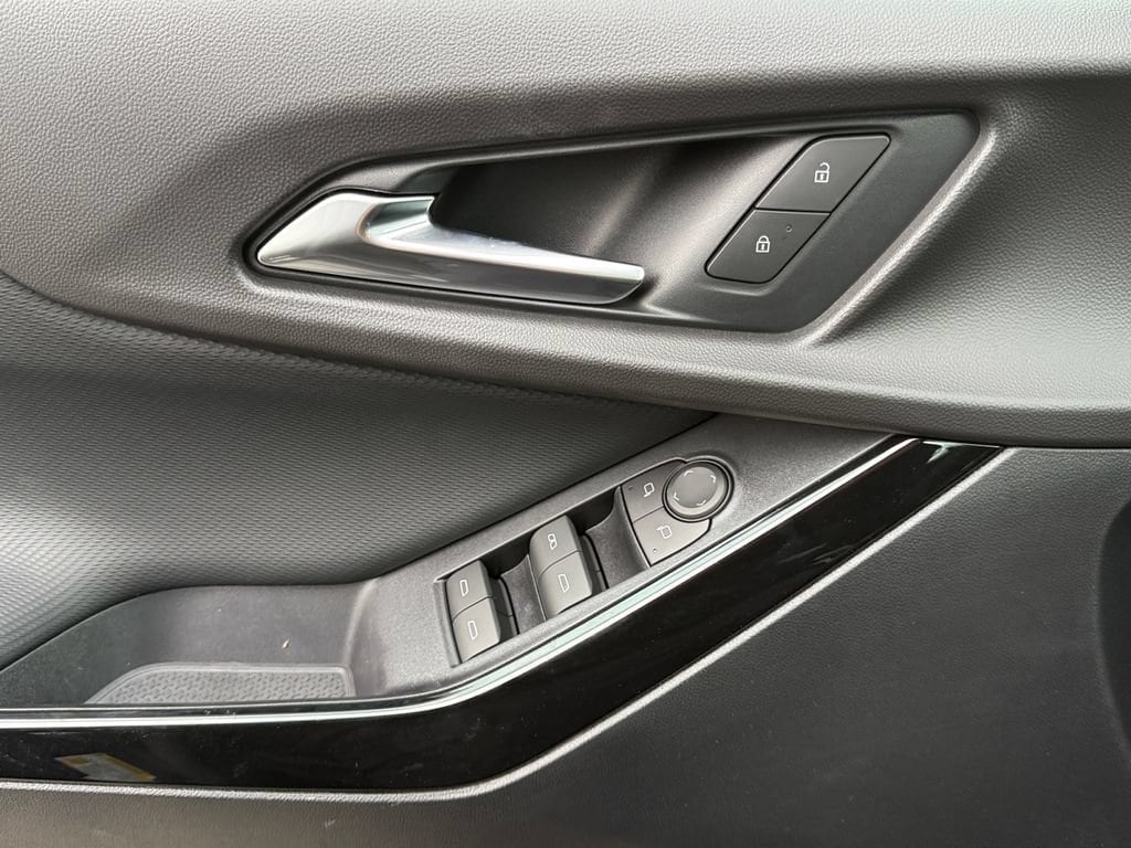 2027 Chevrolet Equinox LT - Photo 11