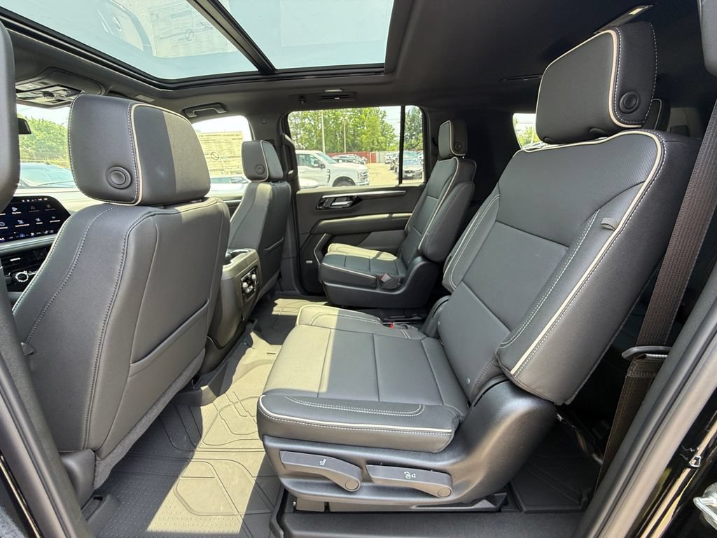 2026 Chevrolet Suburban Premier - Photo 25