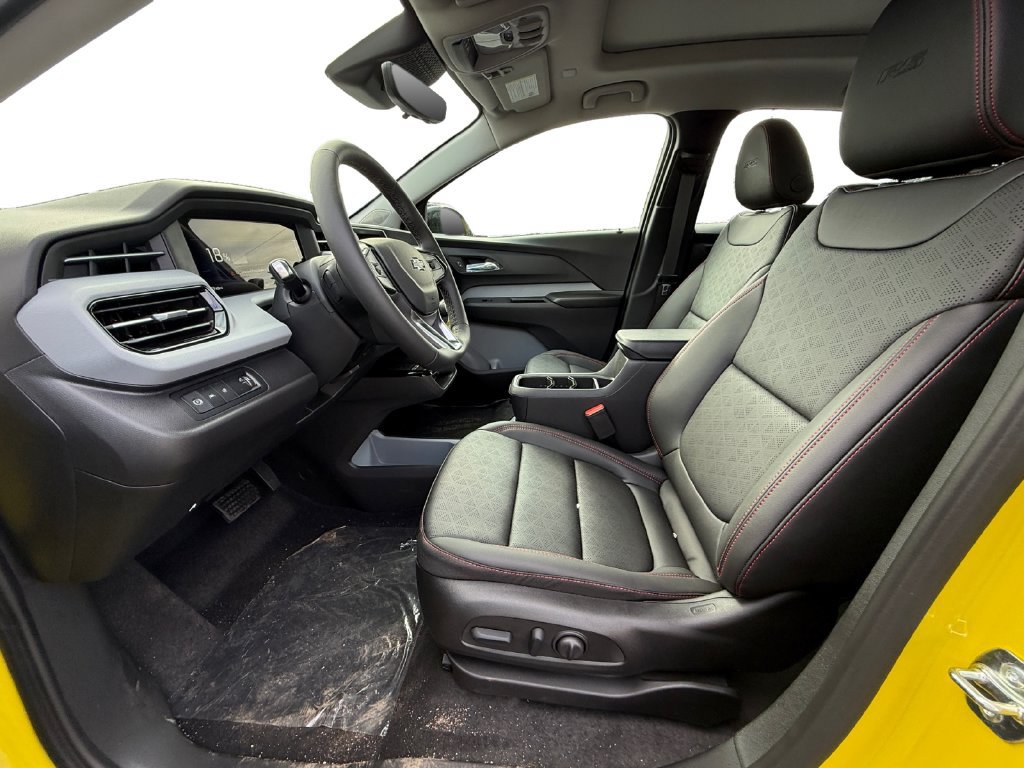 2027 Chevrolet Bolt RS - Photo 8