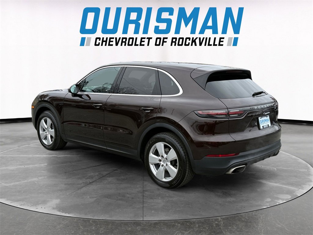 2022 Porsche Cayenne Base photo 2