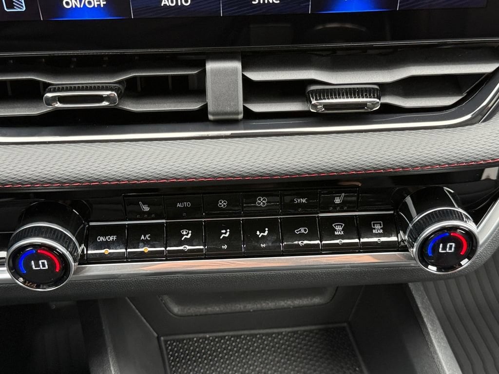 2027 Chevrolet Equinox RS - Photo 18