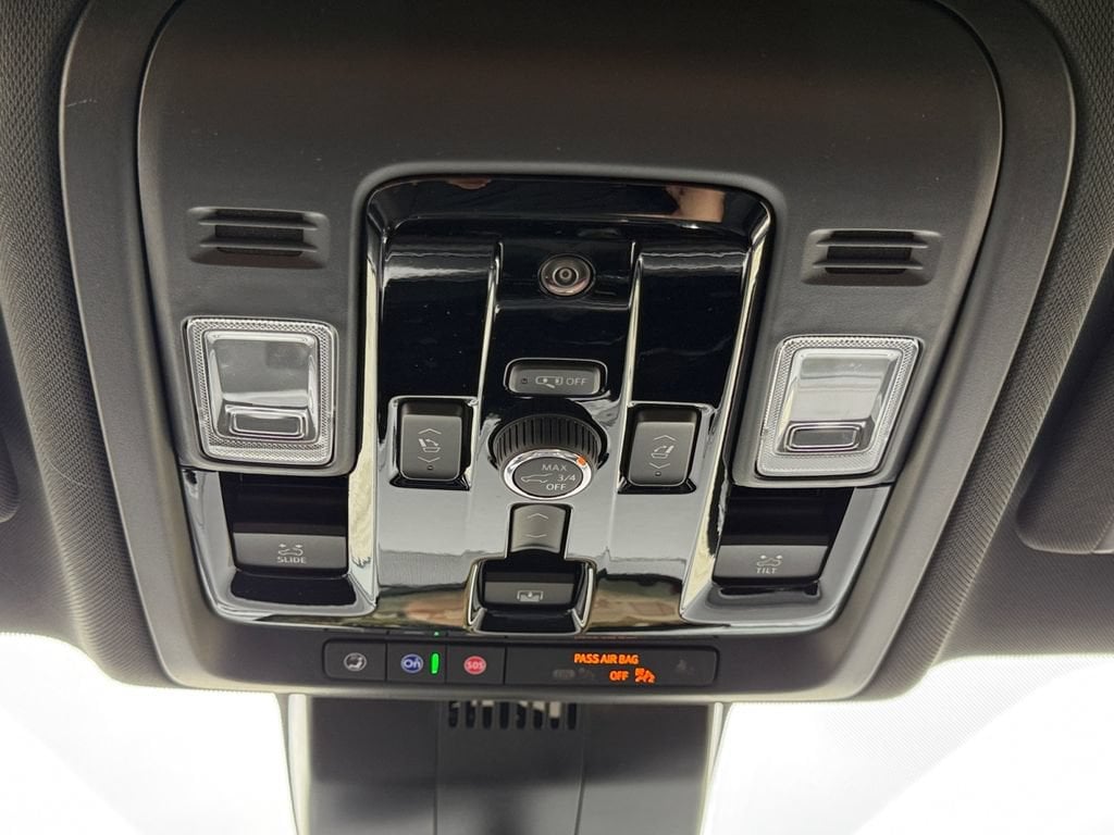 2026 Chevrolet Suburban RST - Photo 17