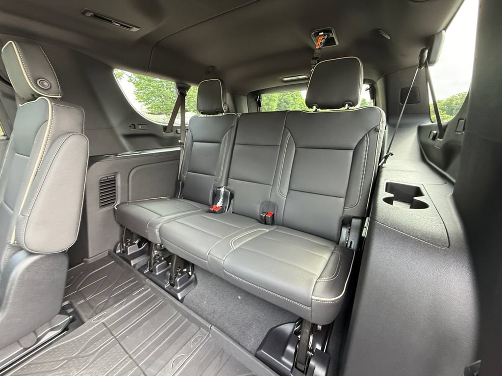 2026 Chevrolet Suburban Premier - Photo 26