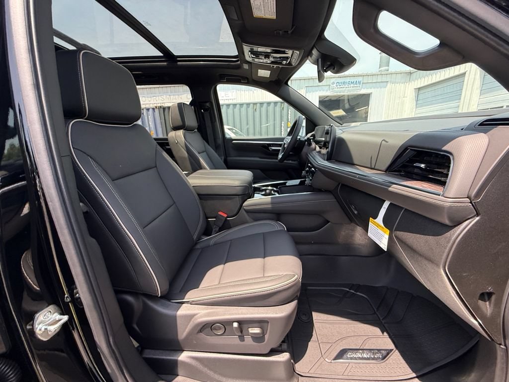2026 Chevrolet Suburban Premier - Photo 28