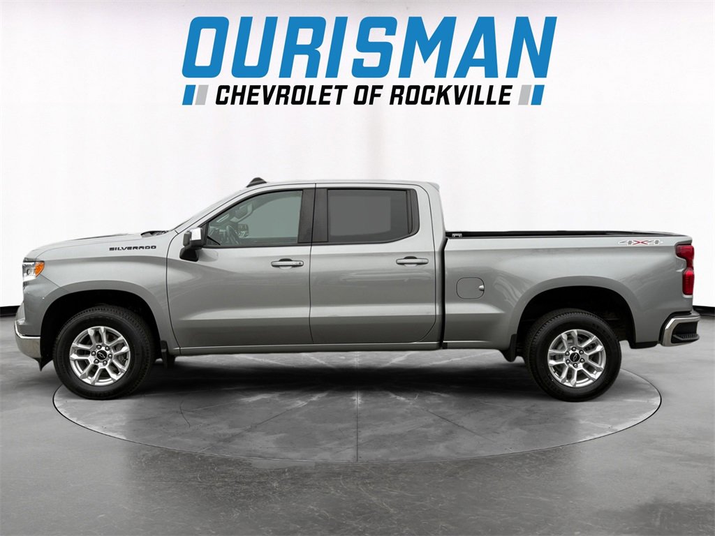 2023 Chevrolet Silverado 1500 LT photo 3