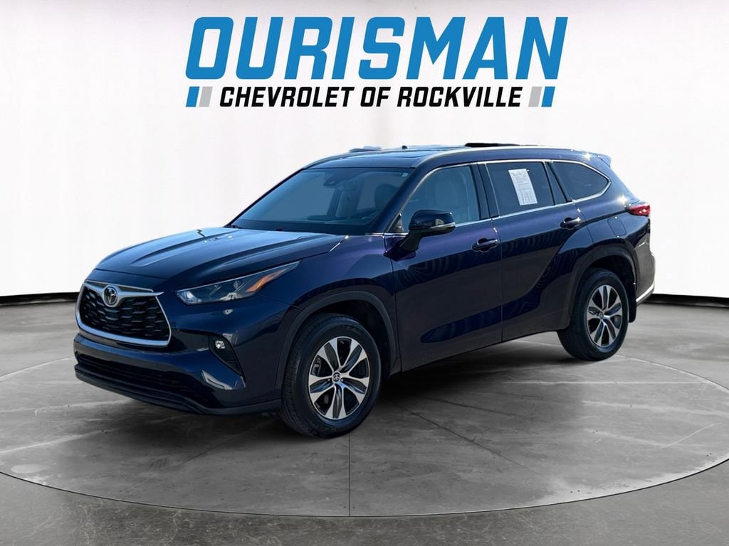 2022 Toyota Highlander XLE - Photo 2