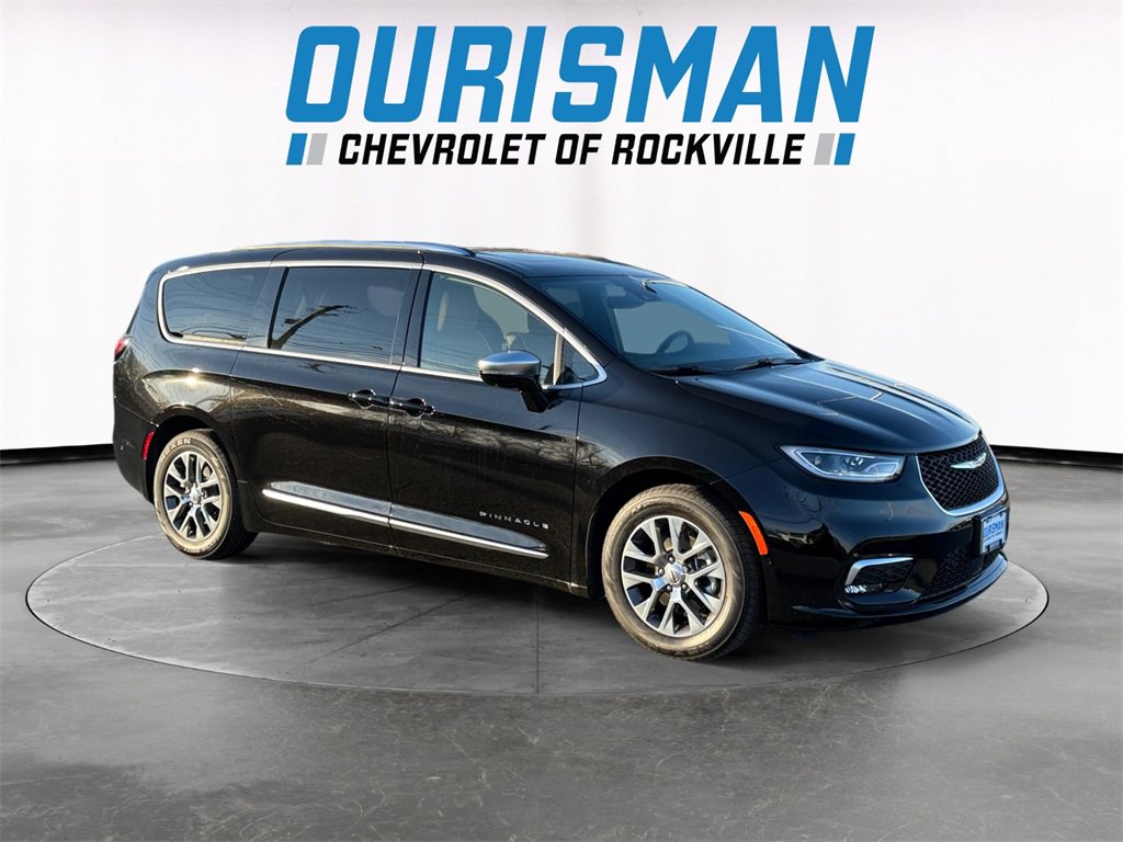 2025 Chrysler Pacifica PHEV Pinnacle's photo