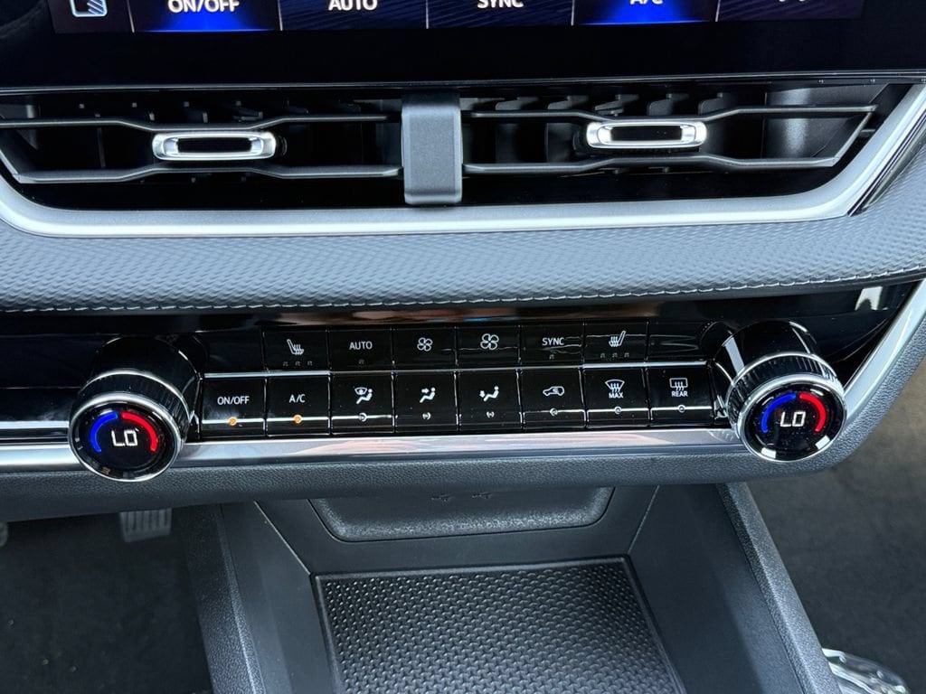 2027 Chevrolet Equinox LT - Photo 17