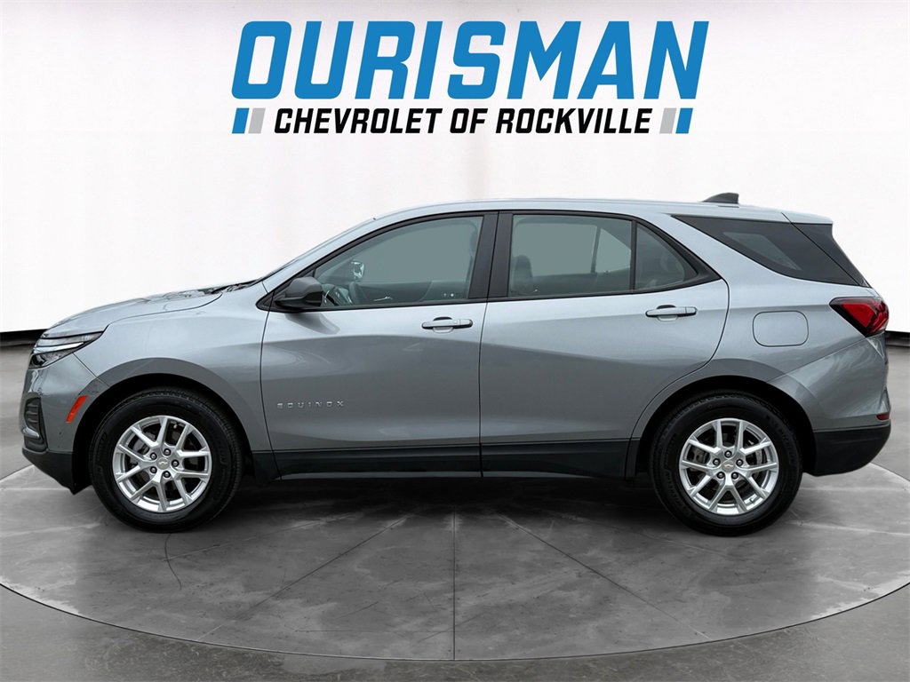 2024 Chevrolet Equinox LS photo 3