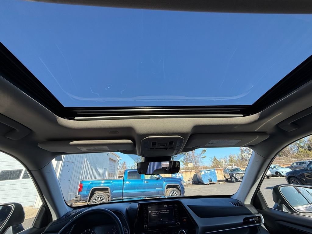 2022 Toyota Highlander XLE - Photo 24