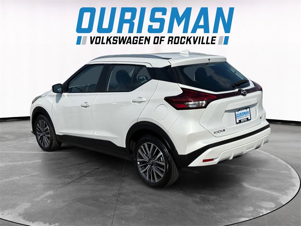 2024 Nissan Kicks SV photo 2