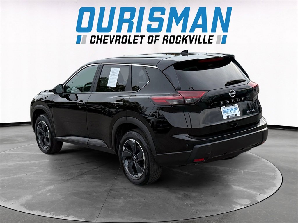 2024 Nissan Rogue SV photo 3