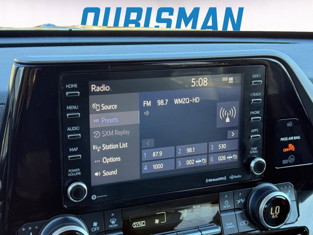 2022 Toyota Highlander XLE - Photo 14